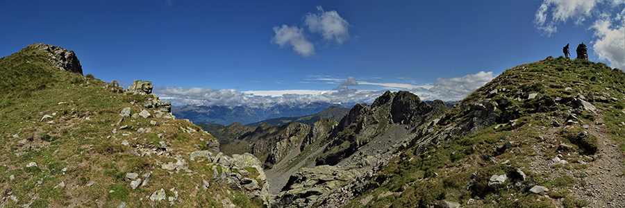 A sx cima Ponteranica centrale (2372 m),a dx aniticima con omone (2340 m circa)